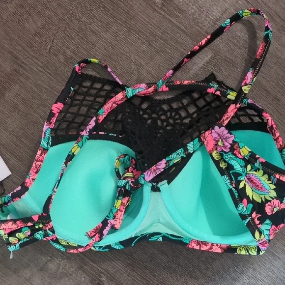 Shade & Shore Black and Pink Underwire Bra with Floral Design - Picture 5 of 6